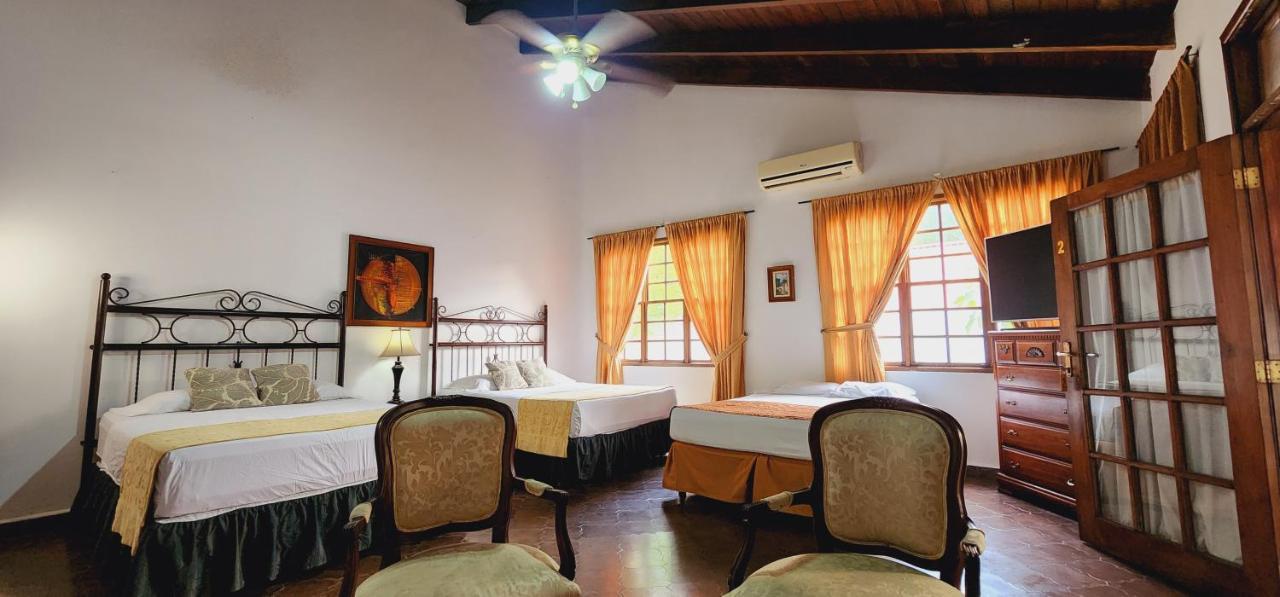 Camilas Hotel San Pedro Sula Extérieur photo