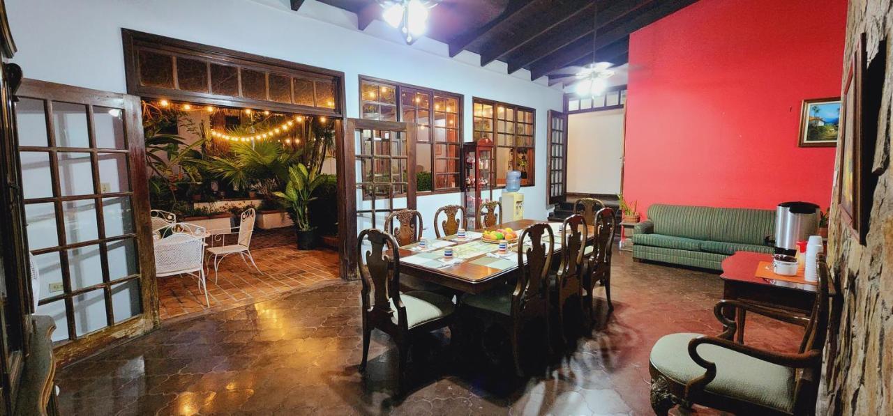 Camilas Hotel San Pedro Sula Extérieur photo