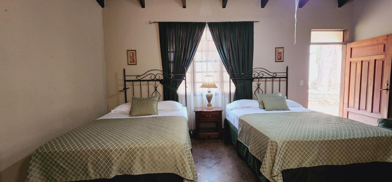 Camilas Hotel San Pedro Sula Extérieur photo