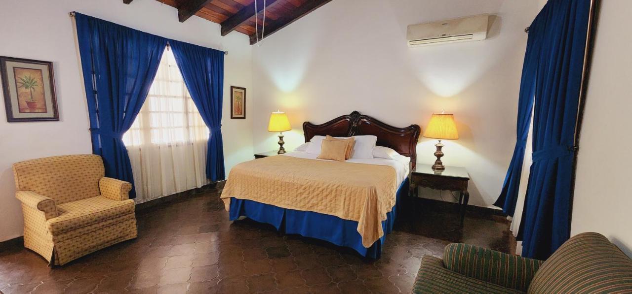 Camilas Hotel San Pedro Sula Extérieur photo