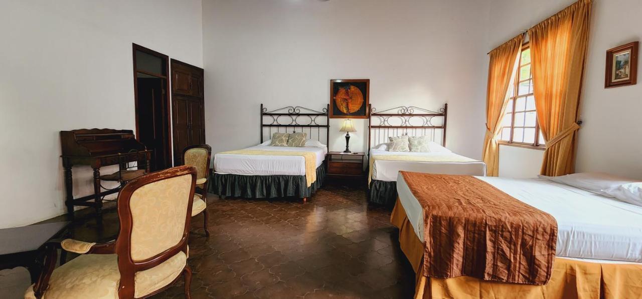 Camilas Hotel San Pedro Sula Extérieur photo