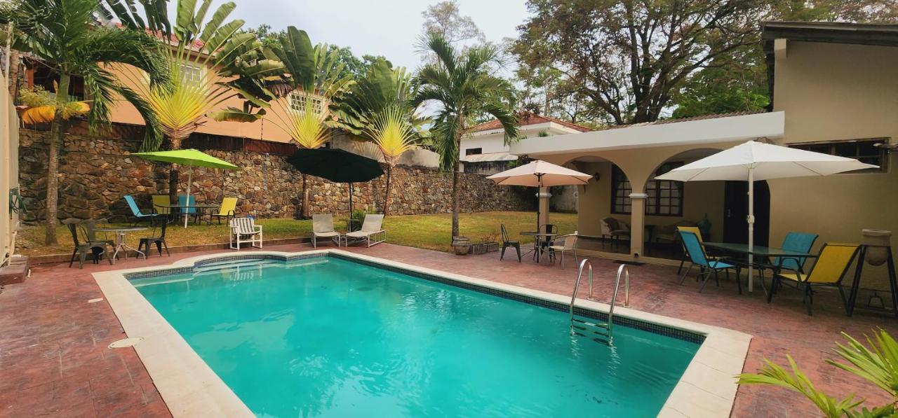Camilas Hotel San Pedro Sula Extérieur photo