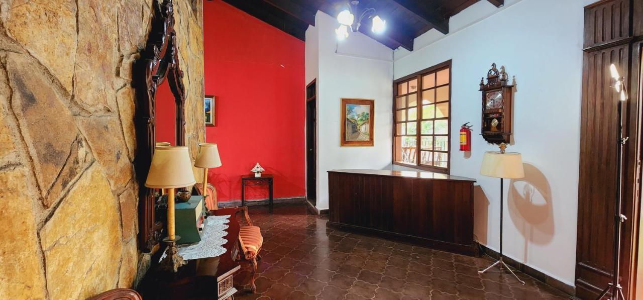 Camilas Hotel San Pedro Sula Extérieur photo