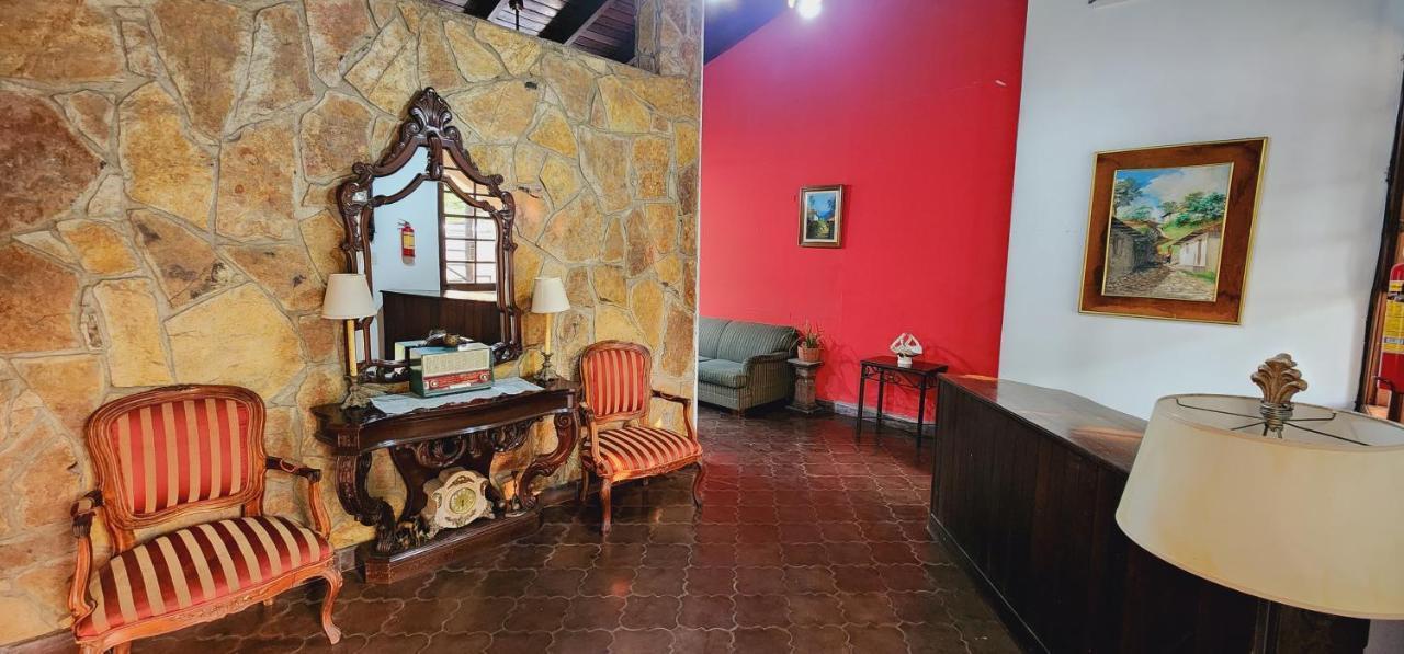 Camilas Hotel San Pedro Sula Extérieur photo