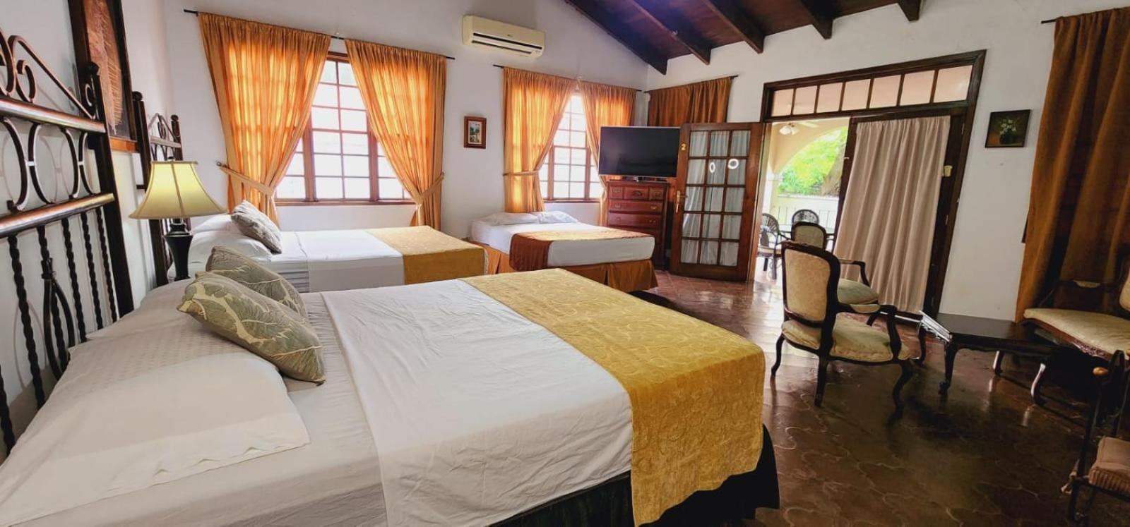 Camilas Hotel San Pedro Sula Extérieur photo