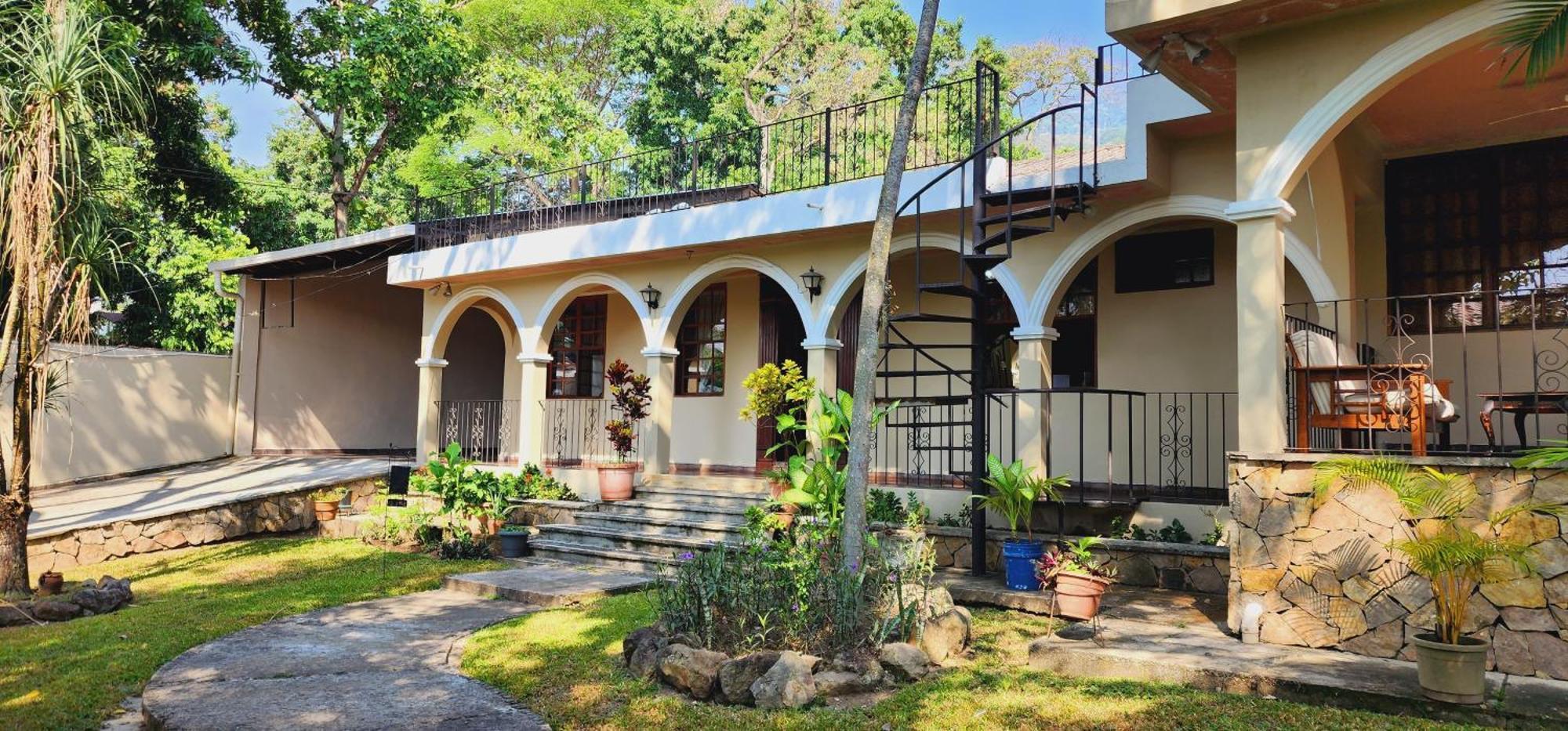 Camilas Hotel San Pedro Sula Extérieur photo